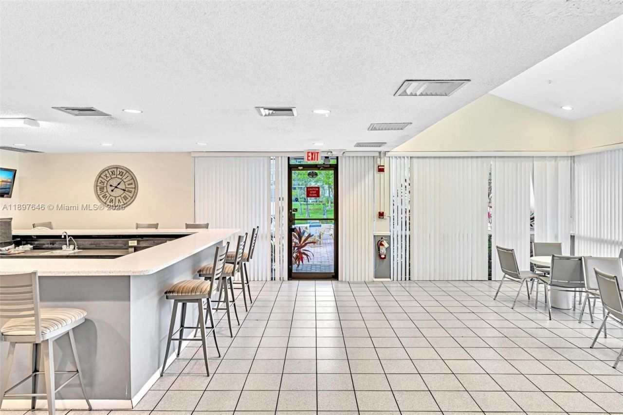 2221 Cypress Island Dr, Unit 805, Pompano Beach, FL 33069 Photo