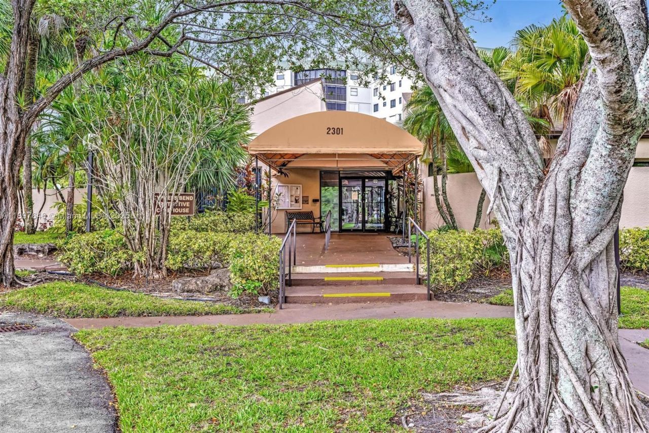 2221 Cypress Island Dr, Unit 805, Pompano Beach, FL 33069 Photo