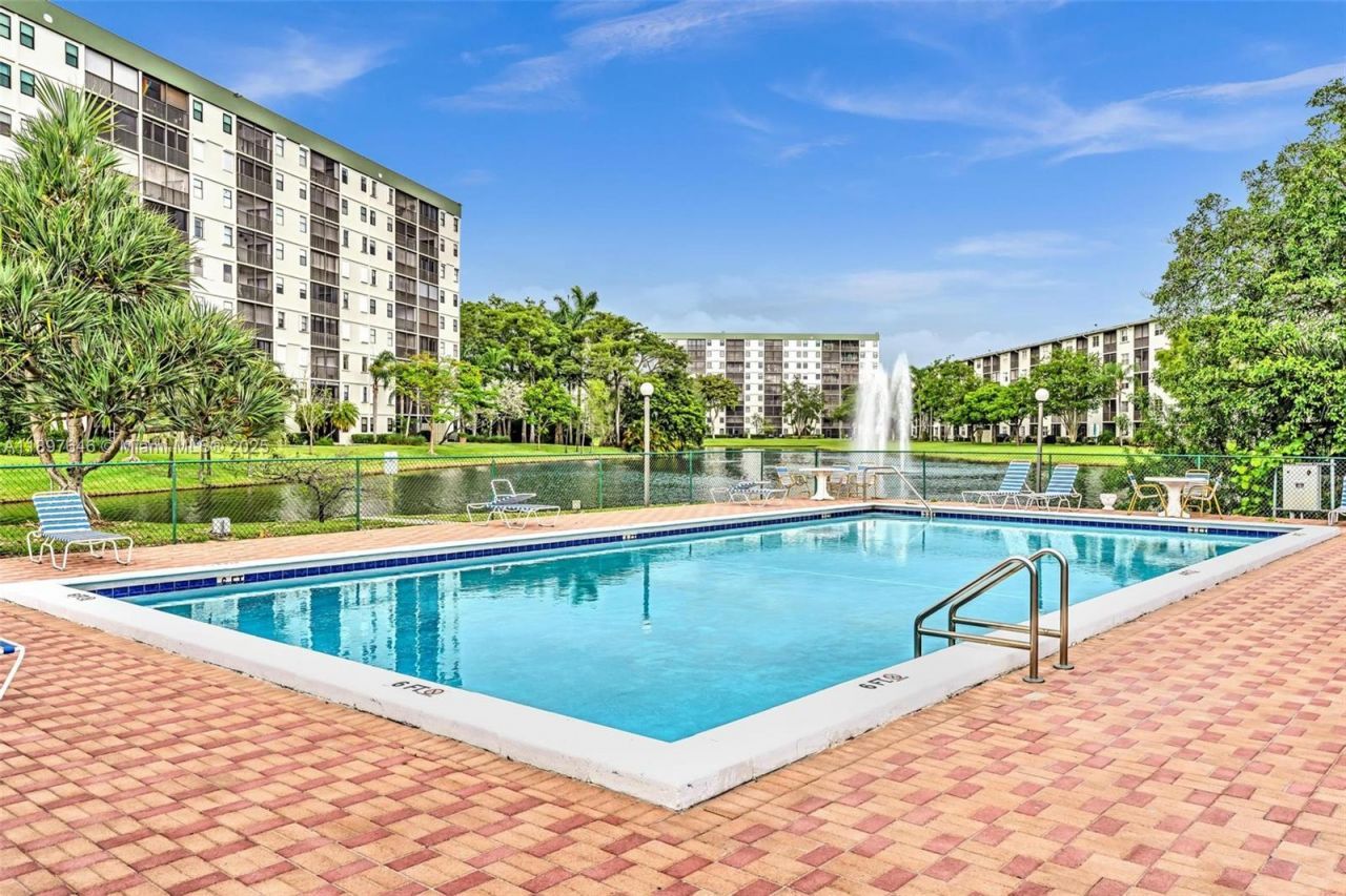 2221 Cypress Island Dr, Unit 805, Pompano Beach, FL 33069 Photo