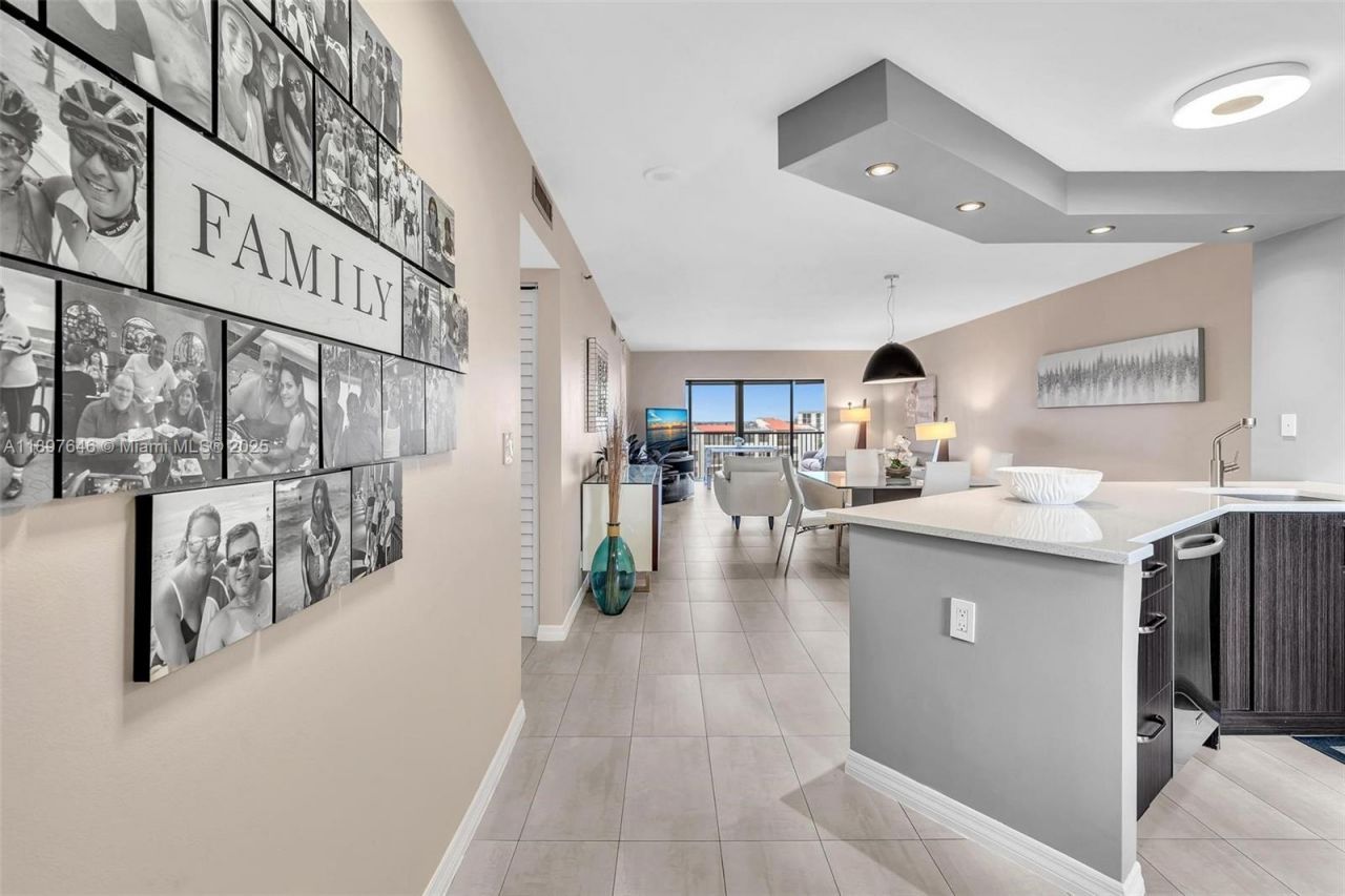 2221 Cypress Island Dr, Unit 805, Pompano Beach, FL 33069 Photo