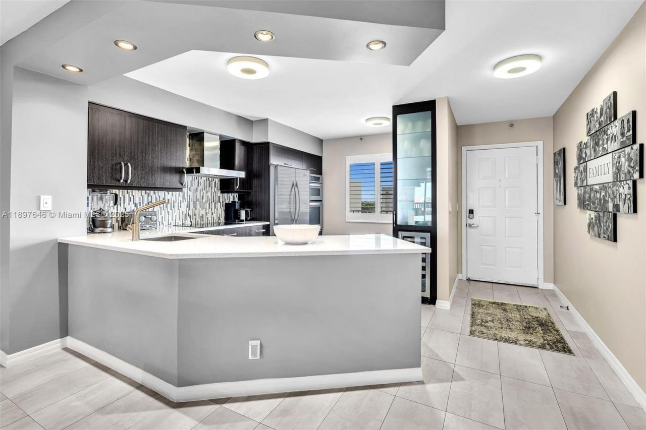 2221 Cypress Island Dr, Unit 805, Pompano Beach, FL 33069 Photo