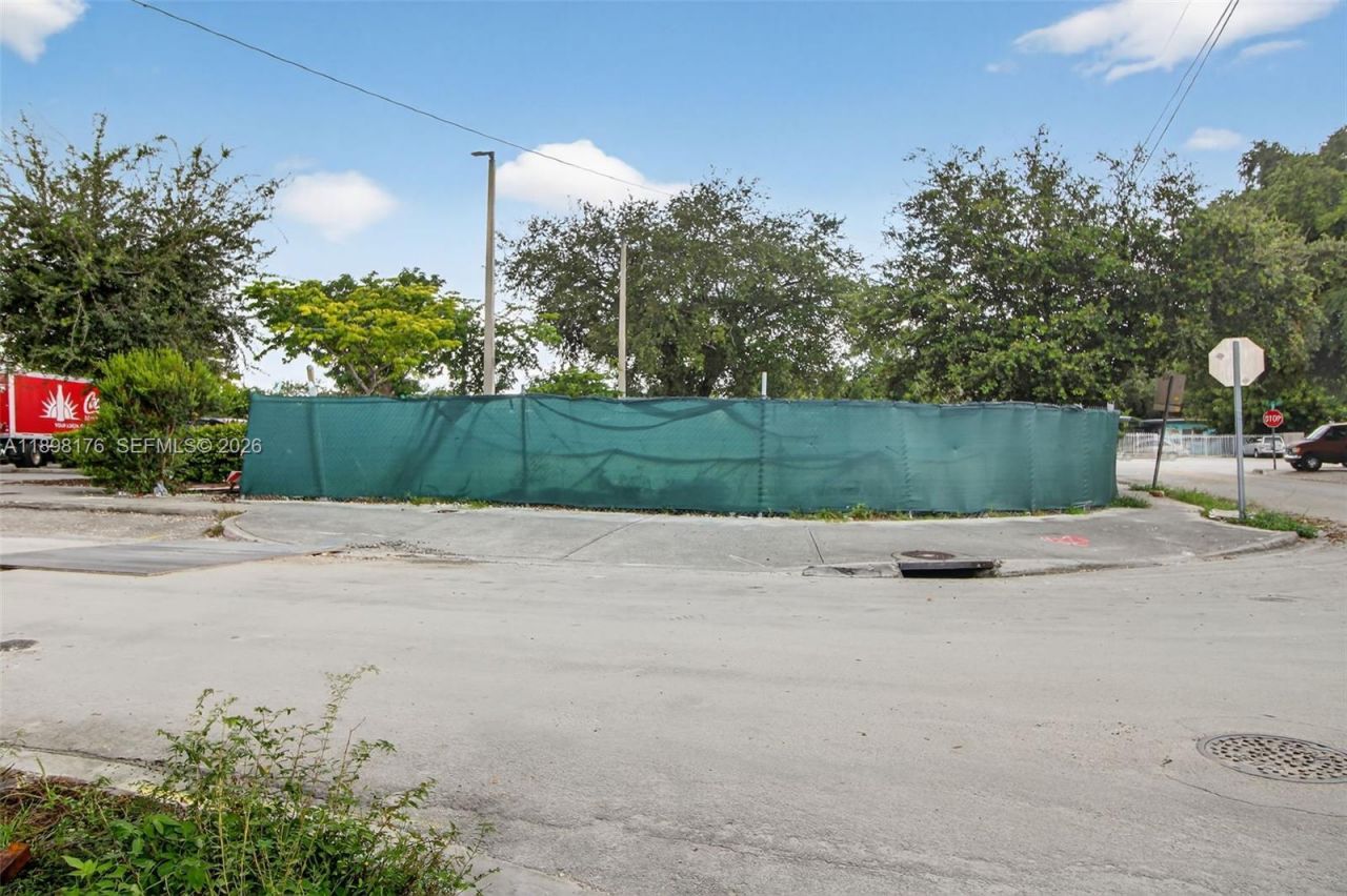 5434 NE Miami Ct, Miami, FL 33137 Photo