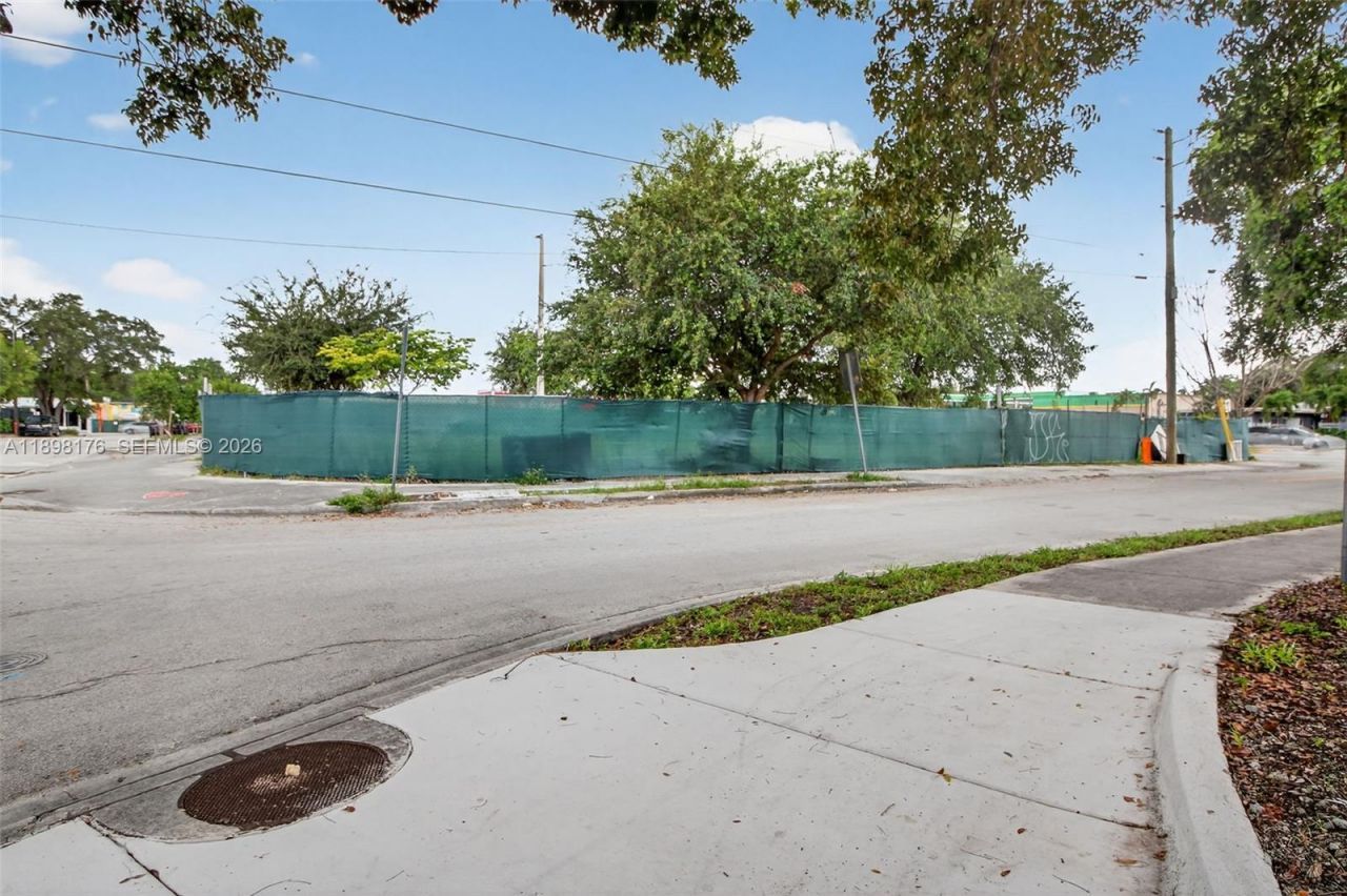 5434 NE Miami Ct, Miami, FL 33137 Photo