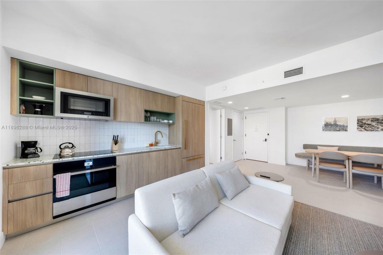 159 NE 6th St, Unit 4201, Miami, FL 33132 Photo