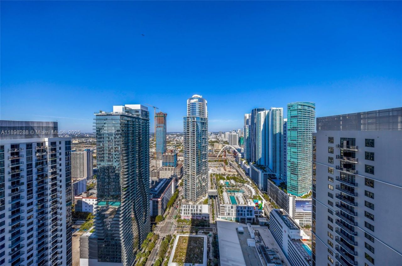 159 NE 6th St, Unit 4201, Miami, FL 33132 Photo