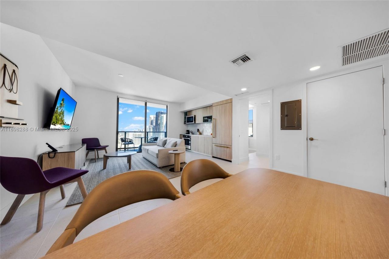 159 NE 6th St, Unit 4201, Miami, FL 33132 Photo