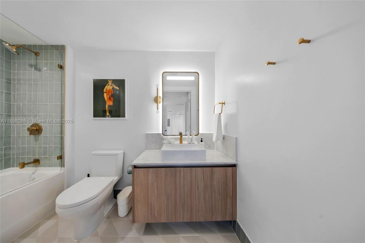 159 NE 6th St, Unit 4201, Miami, FL 33132 Photo