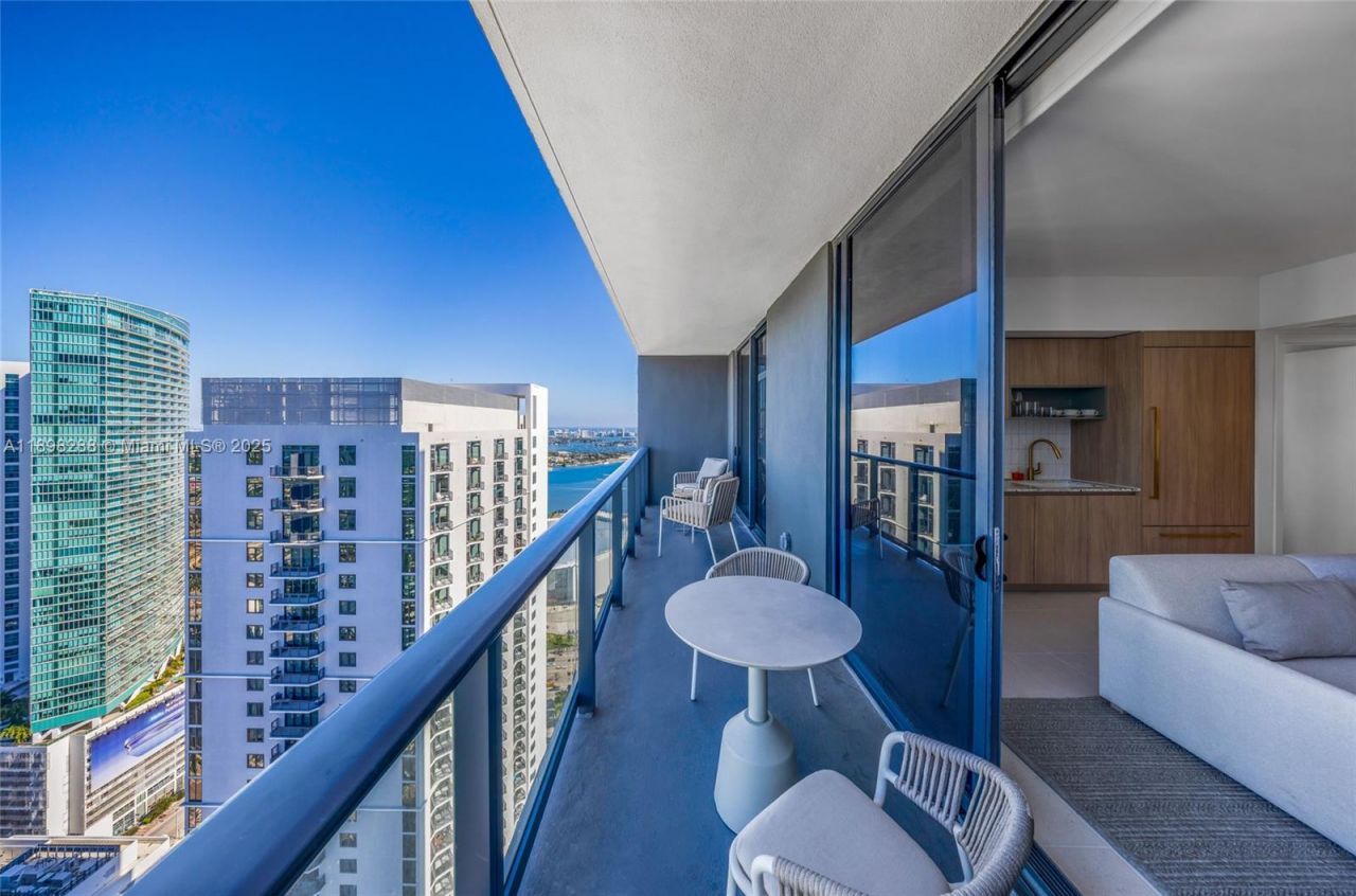 159 NE 6th St, Unit 4201, Miami, FL 33132 Photo