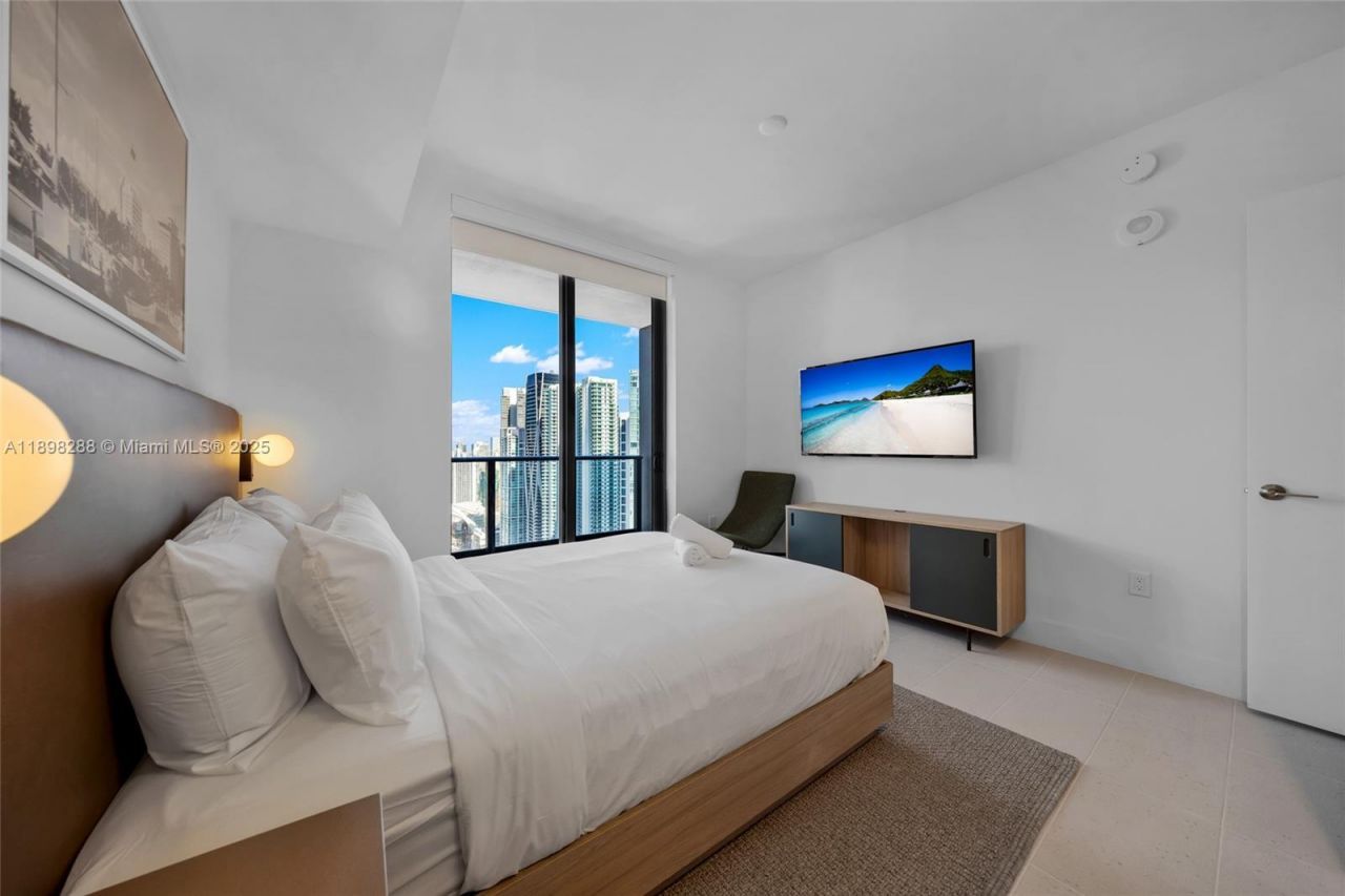 159 NE 6th St, Unit 4201, Miami, FL 33132 Photo