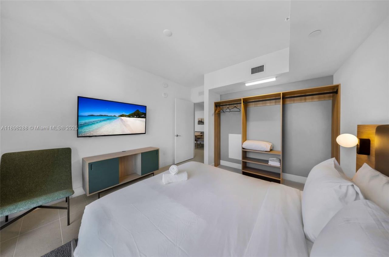 159 NE 6th St, Unit 4201, Miami, FL 33132 Photo