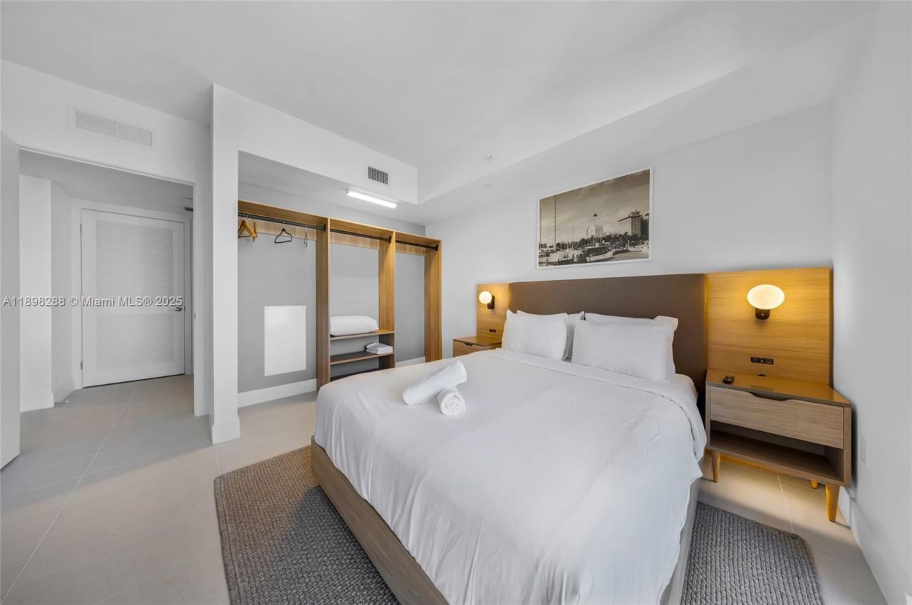 159 NE 6th St, Unit 4201, Miami, FL 33132 Photo