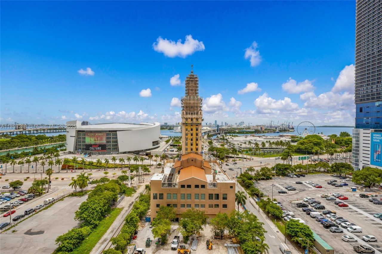 159 NE 6th St, Unit 4201, Miami, FL 33132 Photo