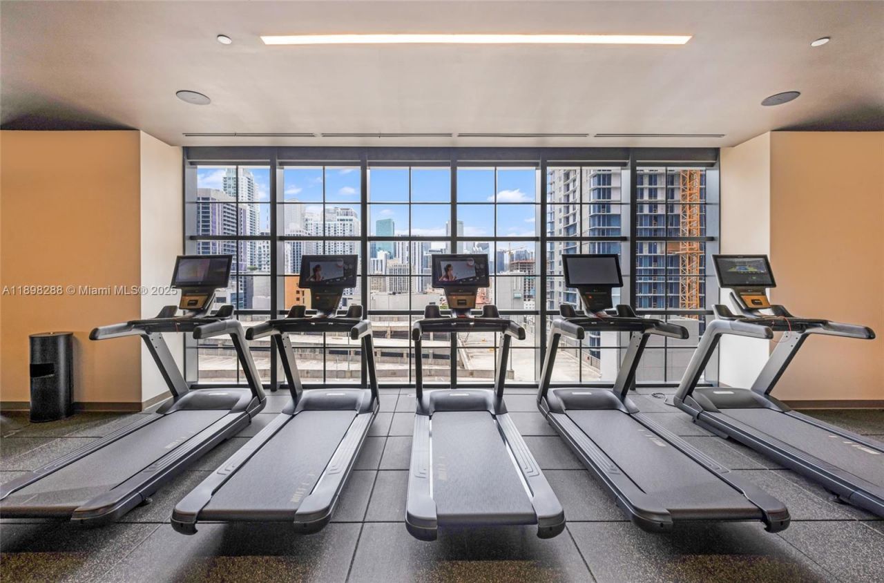 159 NE 6th St, Unit 4201, Miami, FL 33132 Photo