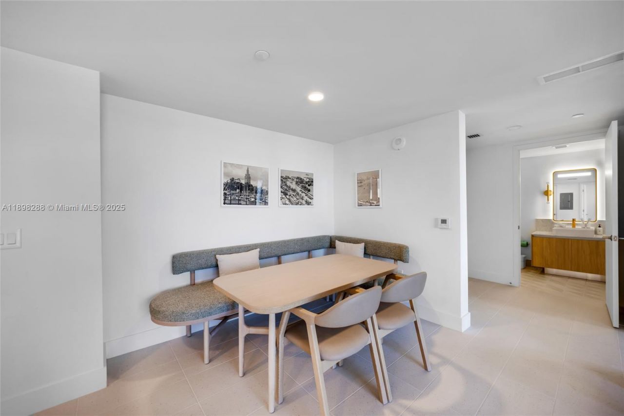 159 NE 6th St, Unit 4201, Miami, FL 33132 Photo