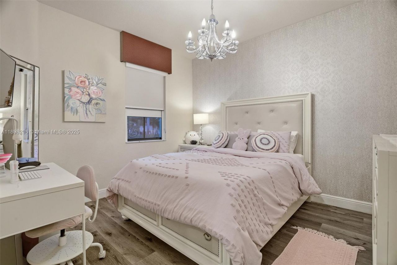 8870 NW 99th Path, Doral, FL 33178 Photo