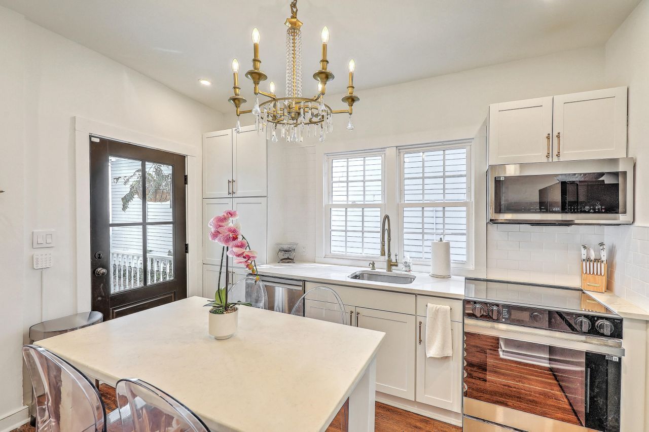 65 Ashe Street Photo 10