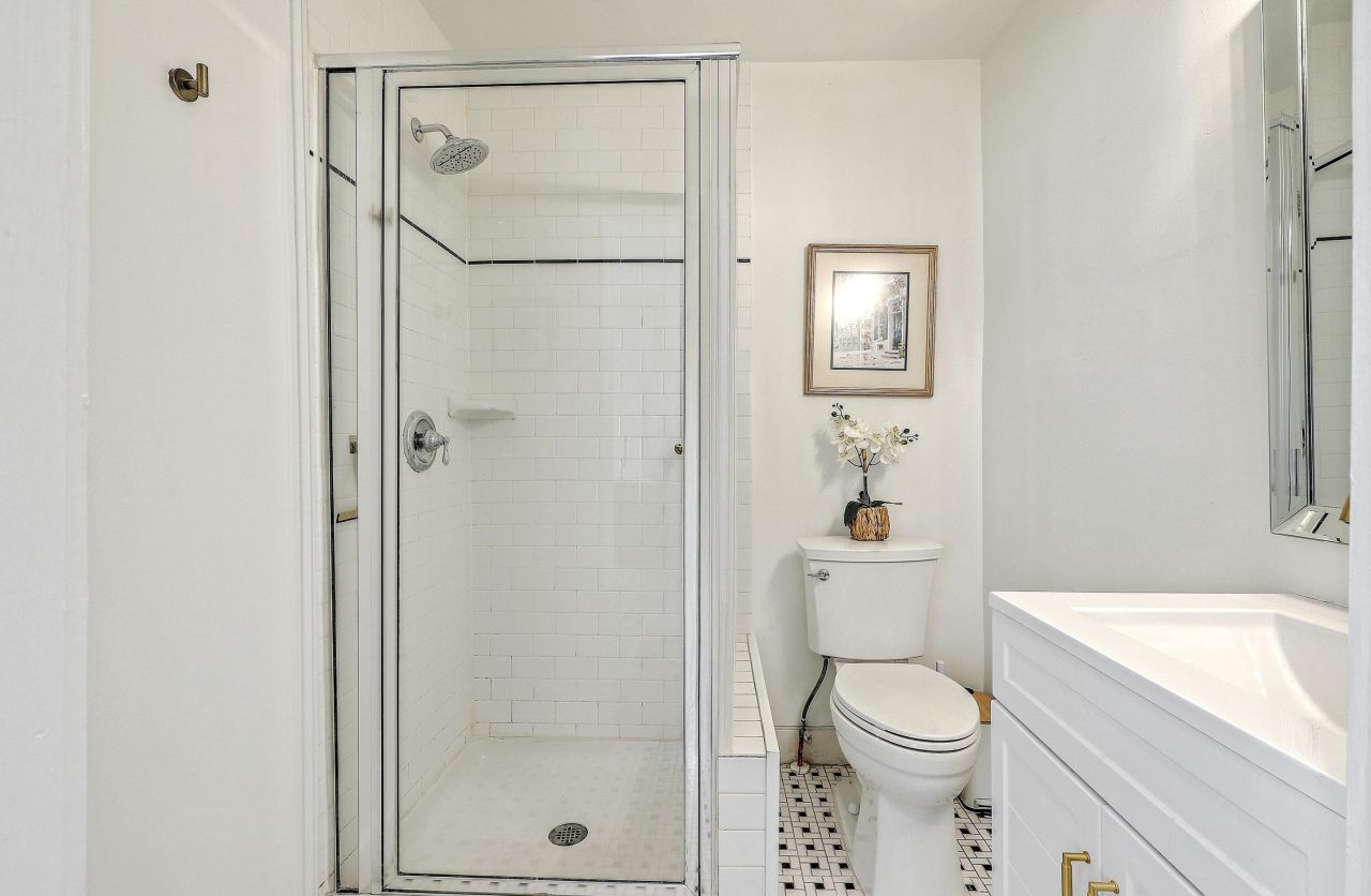 65 Ashe Street Photo 24