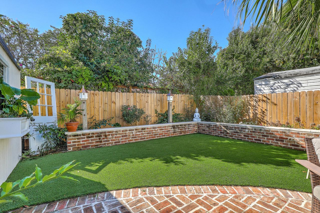 65 Ashe Street Photo 30