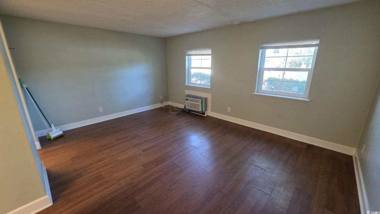 6850 Blue Heron Blvd. Photo 5