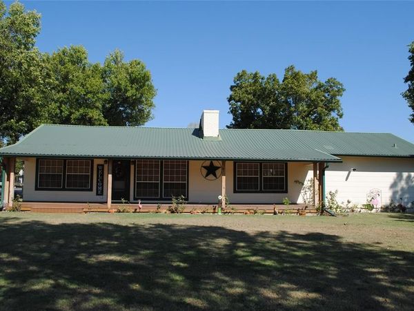 908 N Austin, Comanche, TX 76442