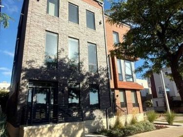 1495 Superior Avenue E, Cleveland, OH 44114