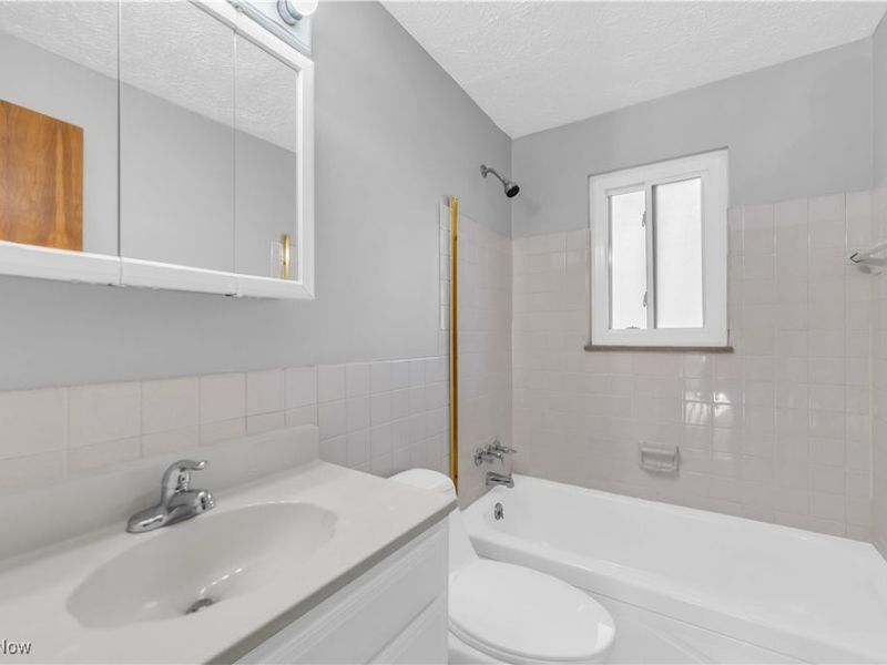 18809 Bella Drive, Cleveland, OH 44119 Photo 29