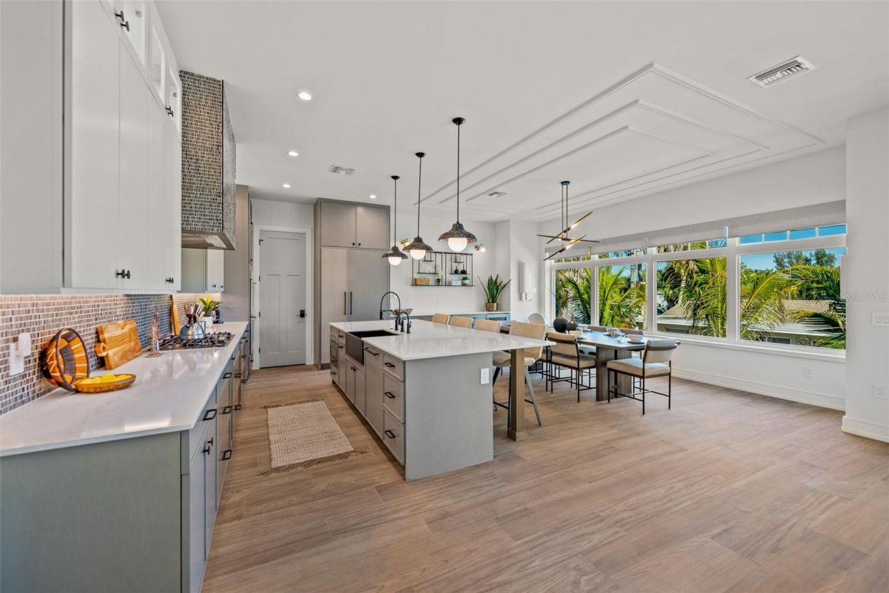 401 77th Street, Holmes Beach, FL 34217 Photo