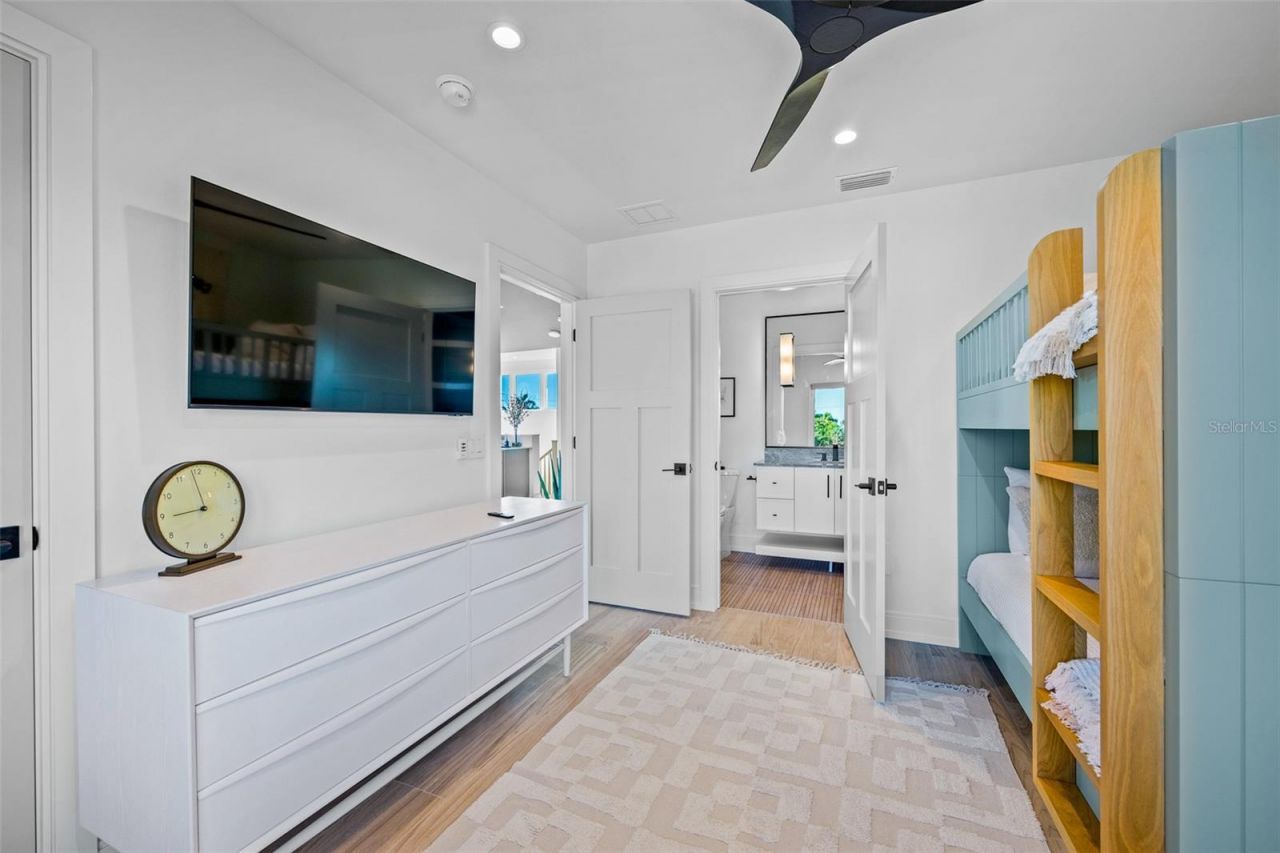 401 77th Street, Holmes Beach, FL 34217 Photo