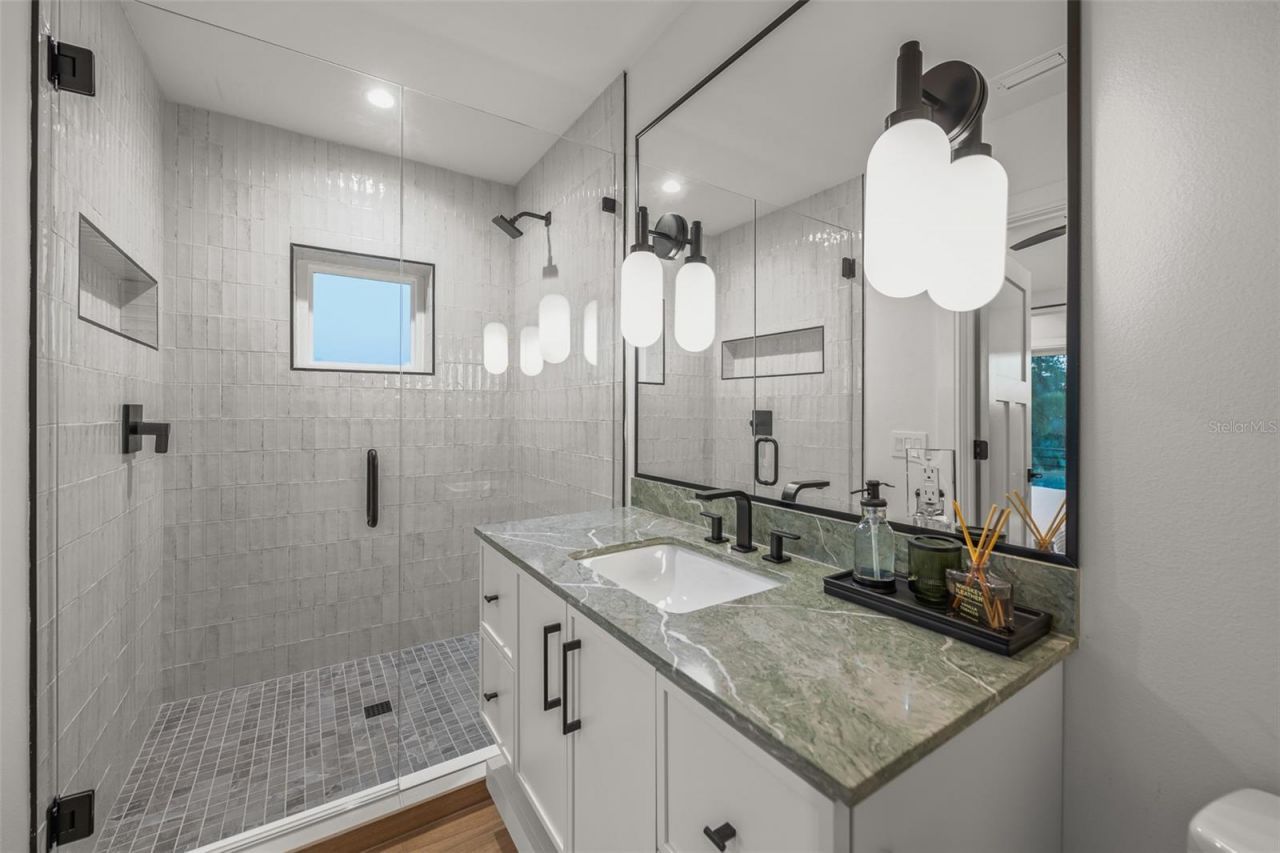 401 77th Street, Holmes Beach, FL 34217 Photo