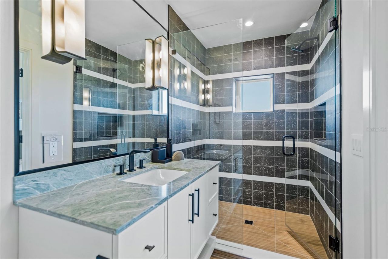 401 77th Street, Holmes Beach, FL 34217 Photo