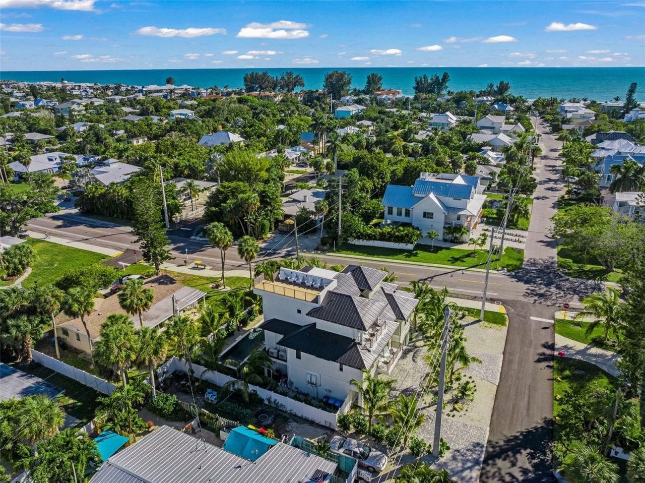 401 77th Street, Holmes Beach, FL 34217 Photo