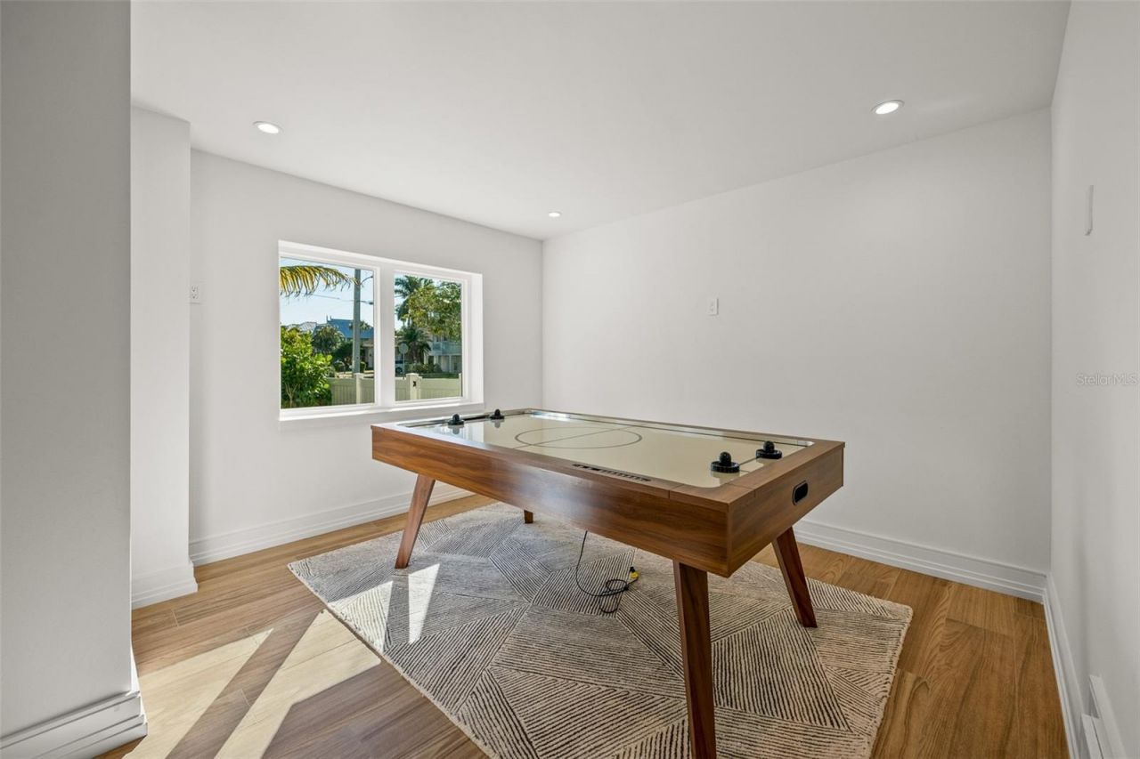 401 77th Street, Holmes Beach, FL 34217 Photo