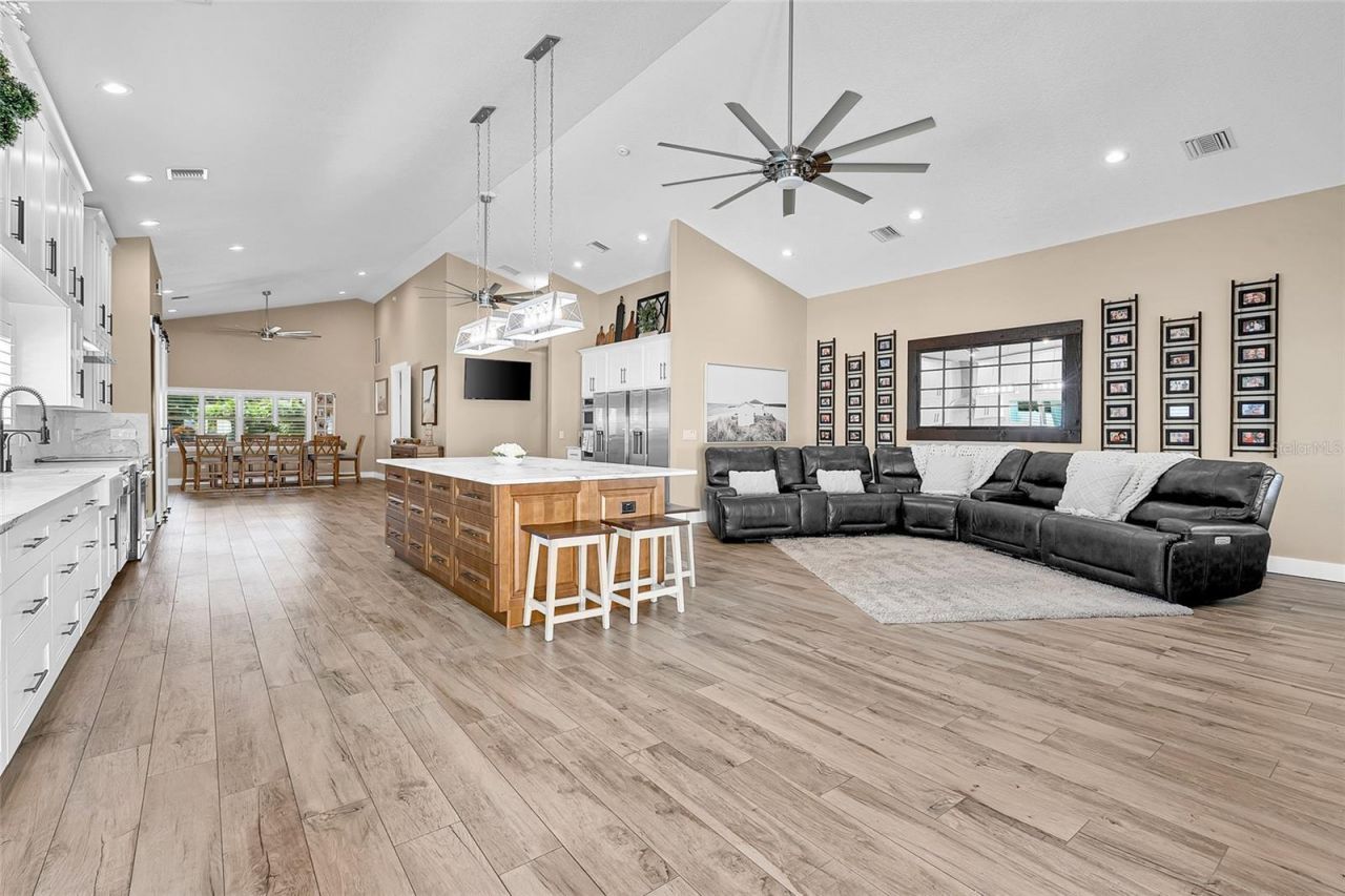 8101 38th Avenue N, Saint Petersburg, FL 33710 Photo