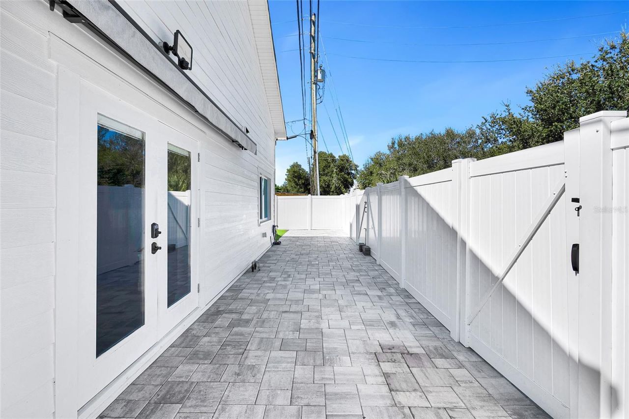 8101 38th Avenue N, Saint Petersburg, FL 33710 Photo