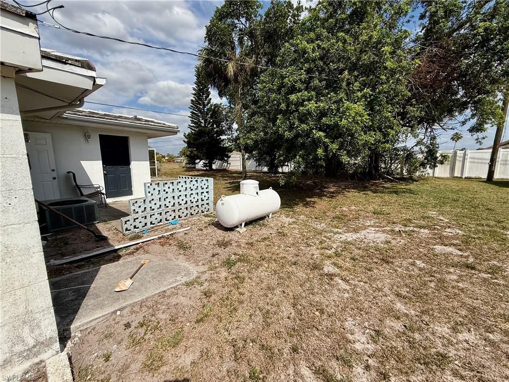 320 Hollywood St, Lehigh Acres, FL 33936 Photo