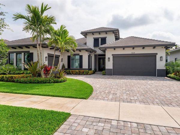 9228 Coral Isles Cir, Palm Beach Gardens, FL 33412