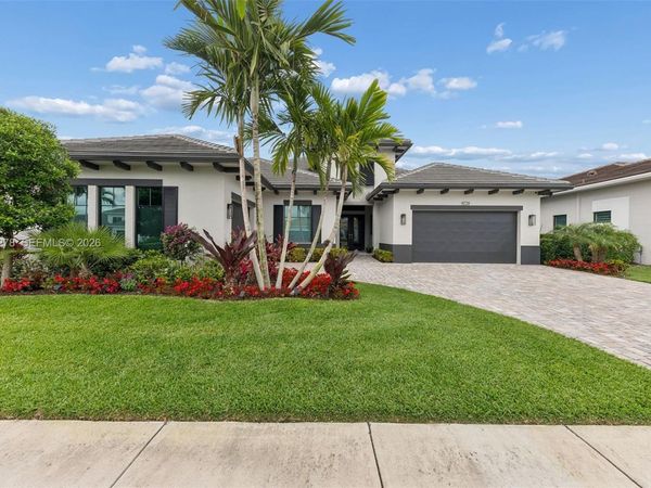 9228 Coral Isles Cir, Palm Beach Gardens, FL 33412