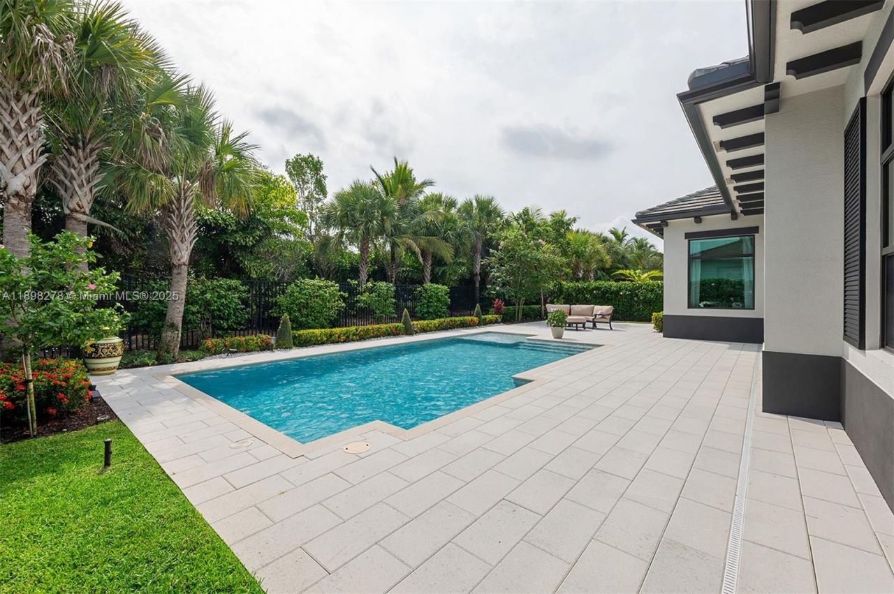 9228 Coral Isles Cir, Palm Beach Gardens, FL 33412 Photo