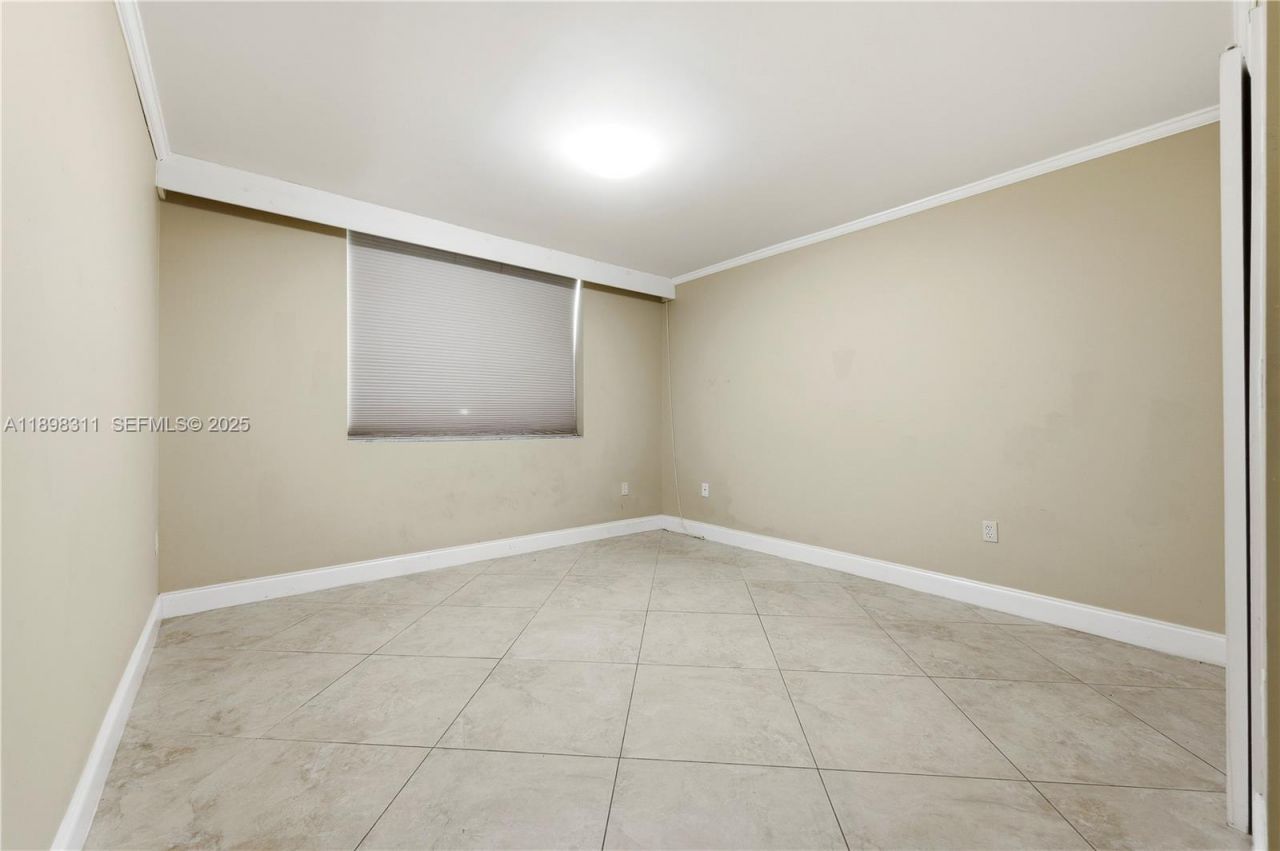 1733 Village Blvd, Unit 108, West Palm Beach, FL 33409 Photo