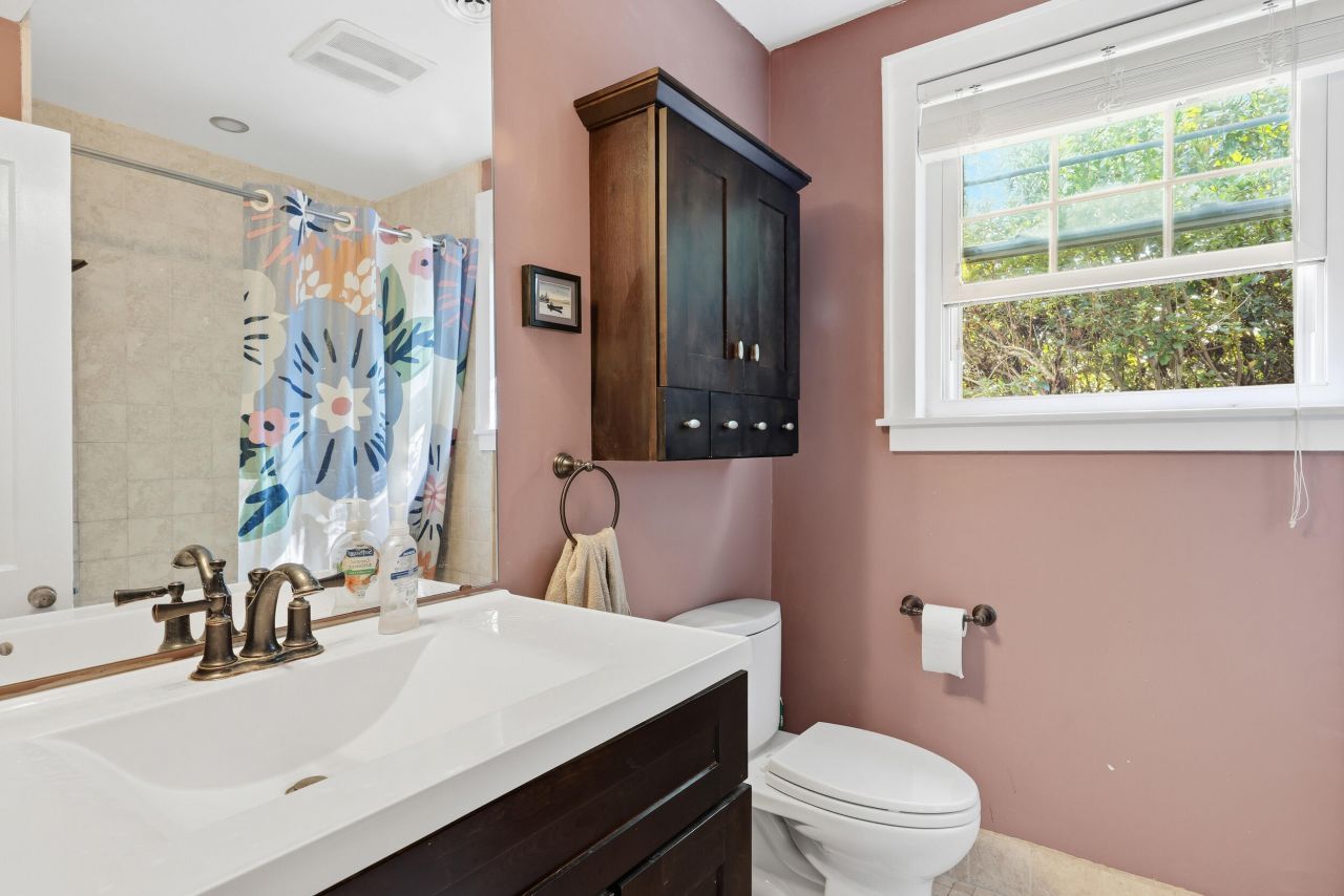 315 Hollywood Drive Photo 19