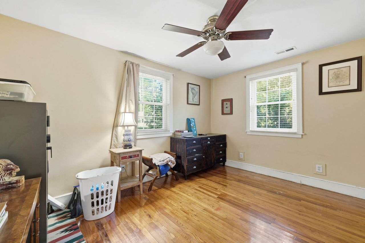 315 Hollywood Drive Photo 22