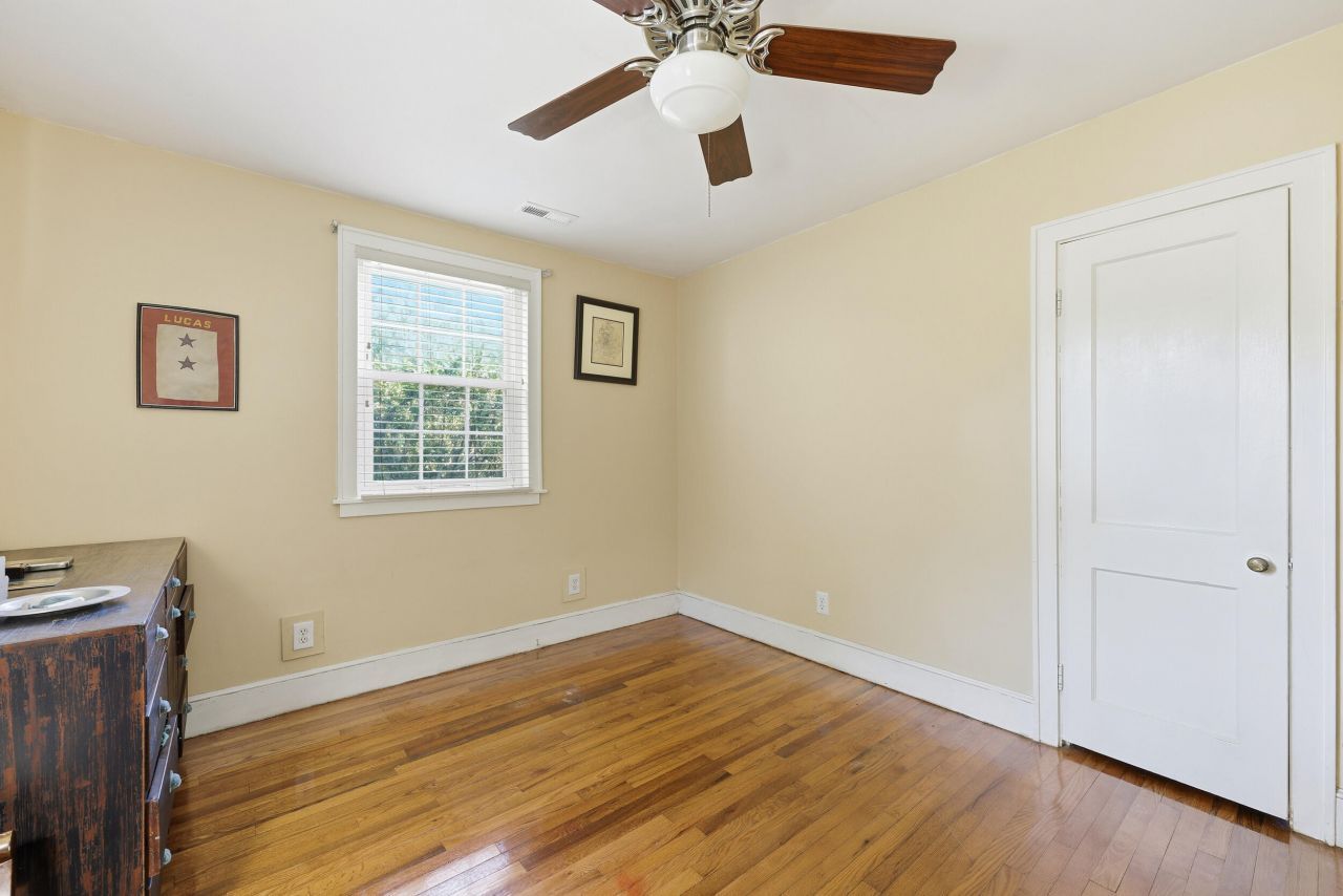 315 Hollywood Drive Photo 23