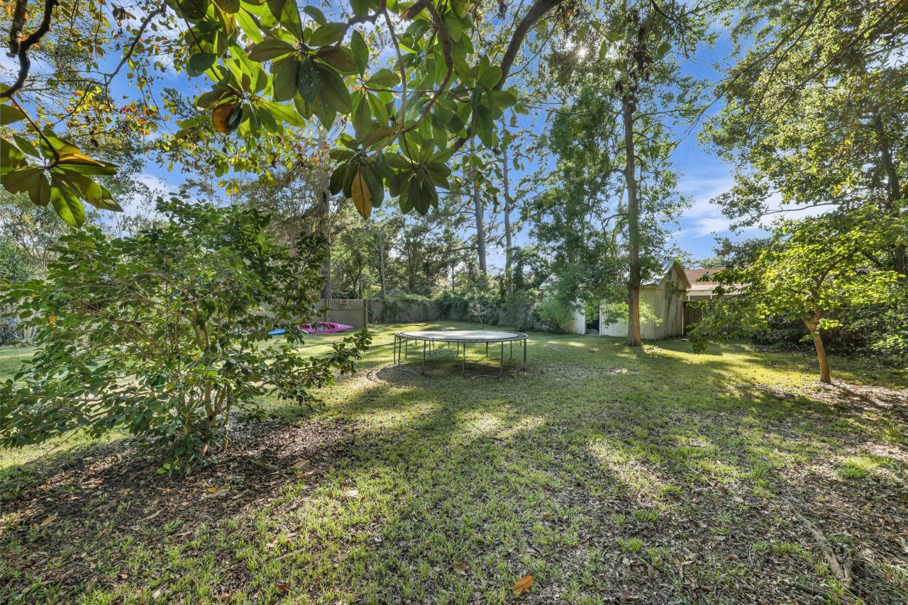 315 Hollywood Drive Photo 32