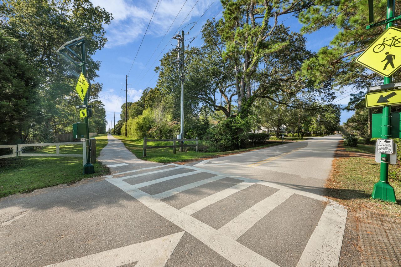 315 Hollywood Drive Photo 53