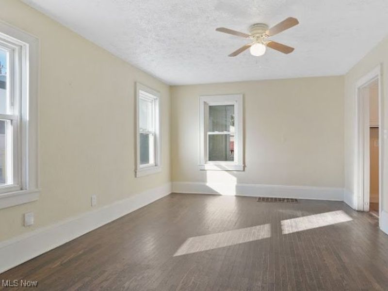 1371 Benton Street, Barberton, OH 44203 Photo 10