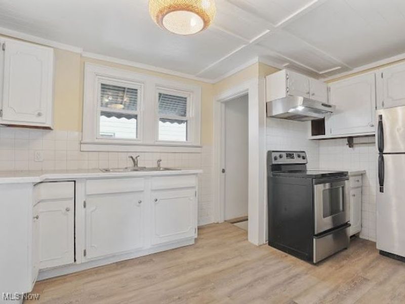 1371 Benton Street, Barberton, OH 44203 Photo 12