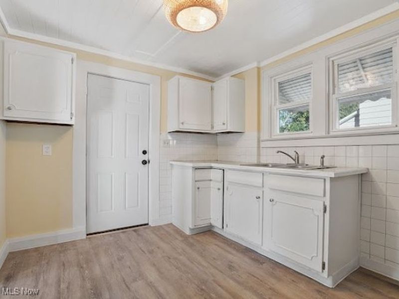 1371 Benton Street, Barberton, OH 44203 Photo 13