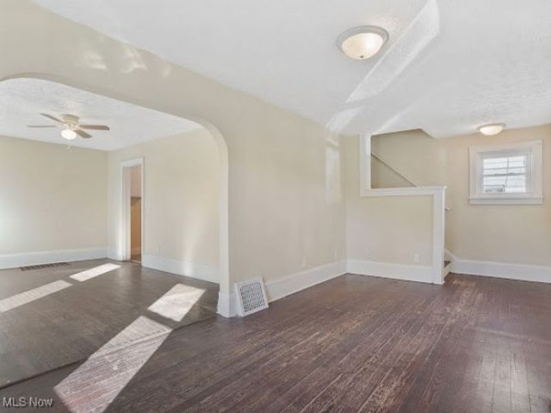 1371 Benton Street, Barberton, OH 44203 Photo 9