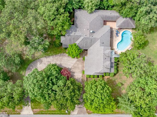 11974 Oak Hills Drive, Bentonville, AR 72712