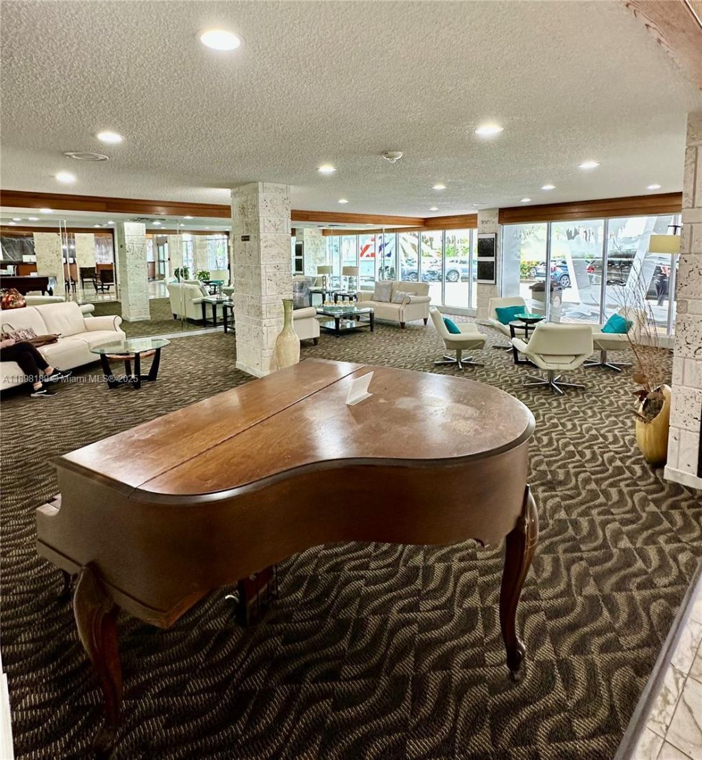 301 174th St, Unit 2020, Sunny Isles Beach, FL 33160 Photo